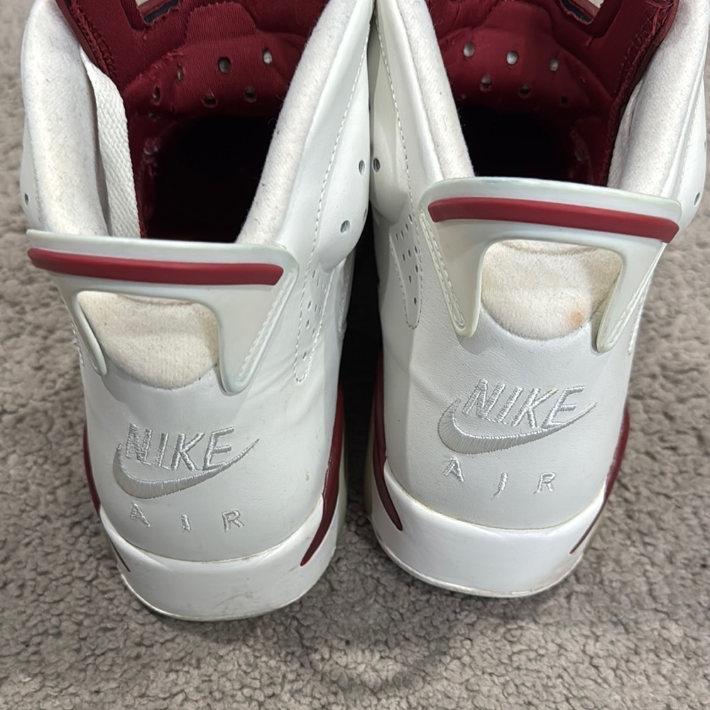 Jordan Retro High Top Sneakers White and Maroon - Picture 4 of 6
